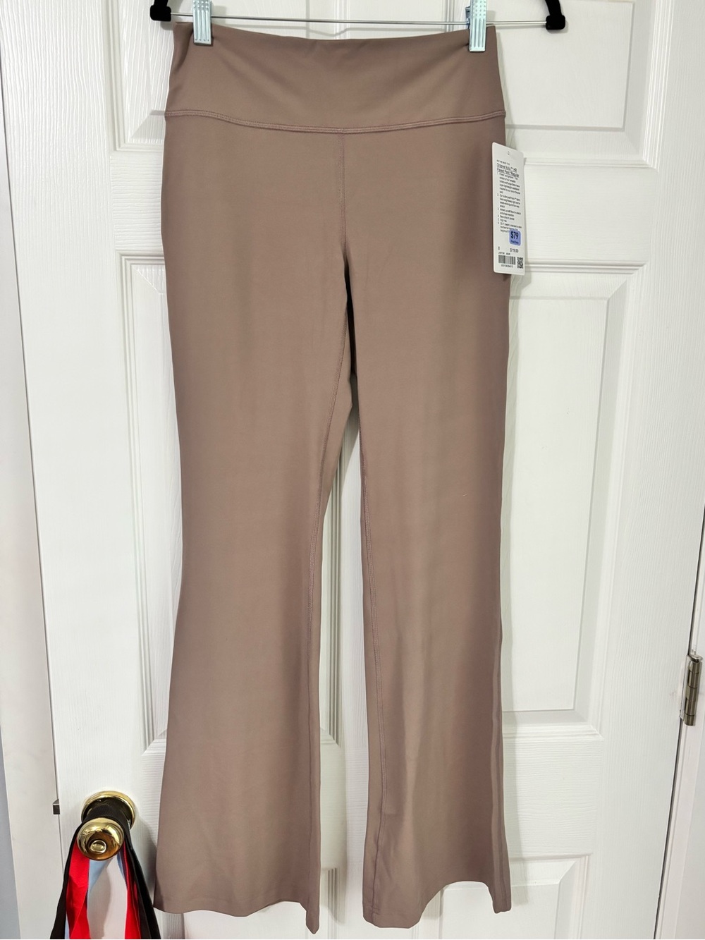 Lululemon size 8 groove flares regular Ashen rose color NWT